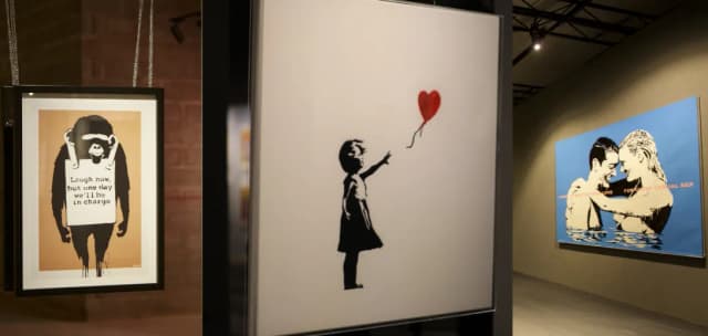 Kim jest Banksy? Tajemnice anonimowego artysty i jego niezwykła sztuka Kim jest Banksy? Tajemnice anonimowego artysty i jego niezwykła sztuka