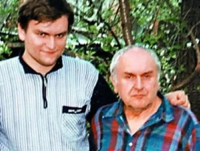 Ile lat ma syn Anny German? Zaskakujące fakty o Zbigniewie Tucholskim Ile lat ma syn Anny German? Zaskakujące fakty o Zbigniewie Tucholskim